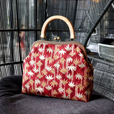 COCOONESE Clasp Handbag - Bamboo Forest (Red) 4