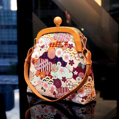 COCOONESE Jupiter Clasp Shoulder Bag - Natsume (Red) 6