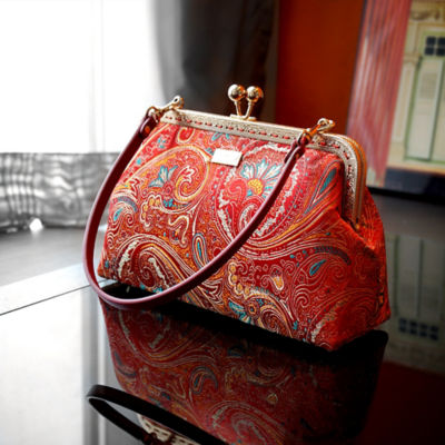 COCOONESE Underarm Bag - Flourishing (Red) 5