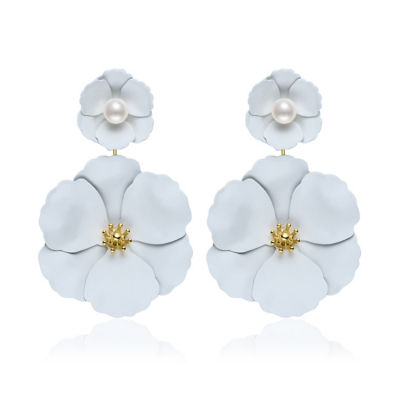 Pearly Lustre Top Grade Freshwater Pearl Earrings WE01047 | GARDENS 1