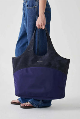 Beyond The Vines Large Studio Tote 4