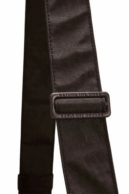 Beyond The Vines Crunch Carryall 01 7