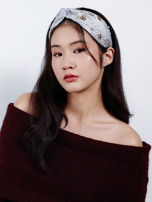 Pearly Lustre Passion for Life French Embroidery Freshwater Pearl Hairwear HW00013 3