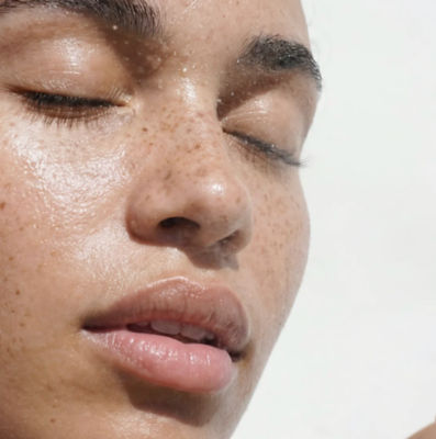 Bareness Skin Spritz Screen SPF50 +++ Sunscreen Spray 3